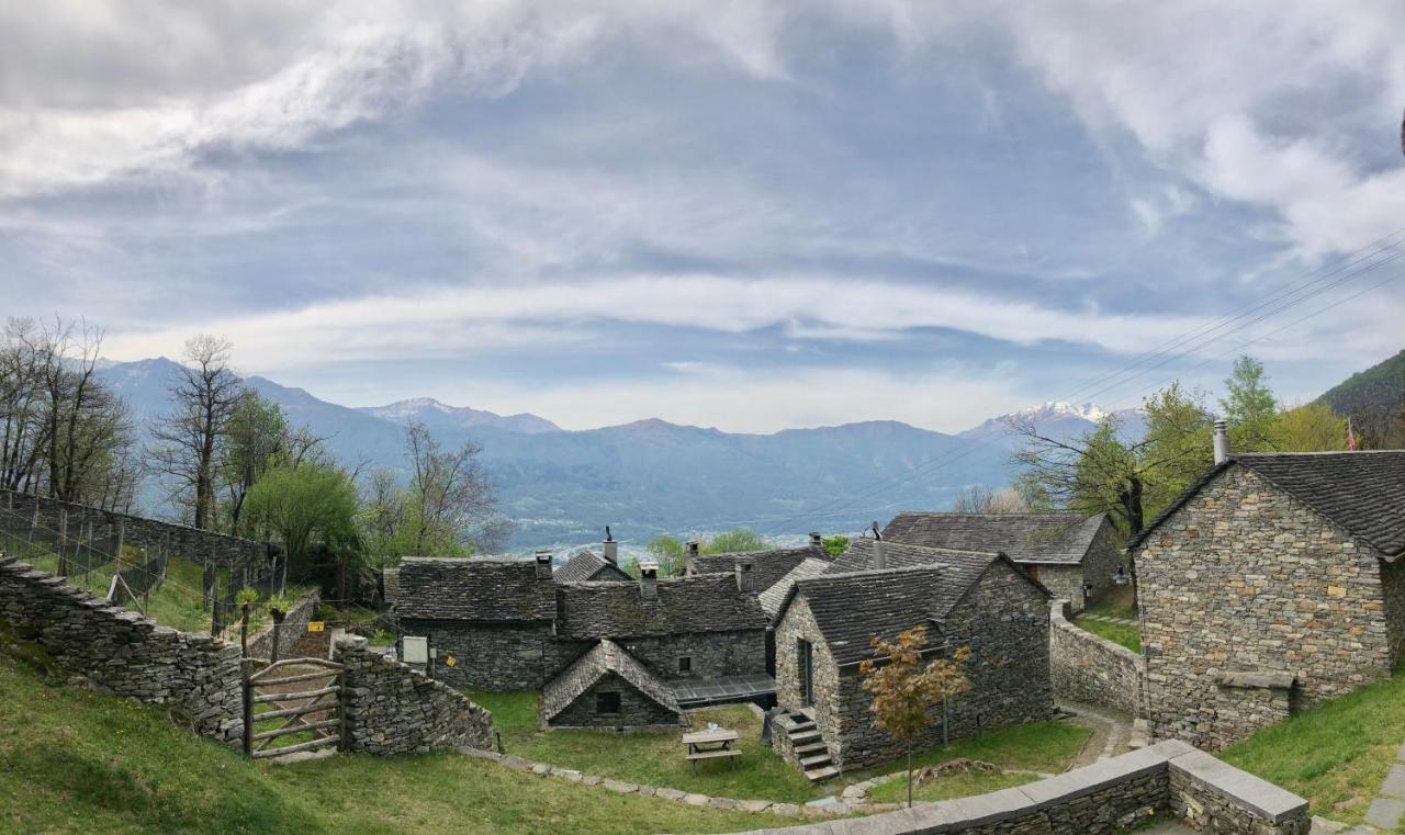 Hotel Birdbox Curzútt Monte Carasso Exterior foto